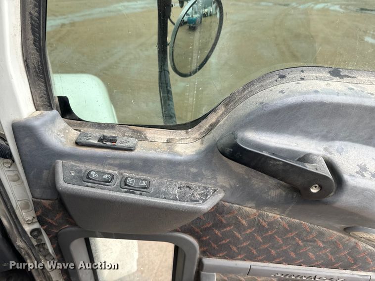 image for item DQ6780 2008 Mack CHU Gold semi truck