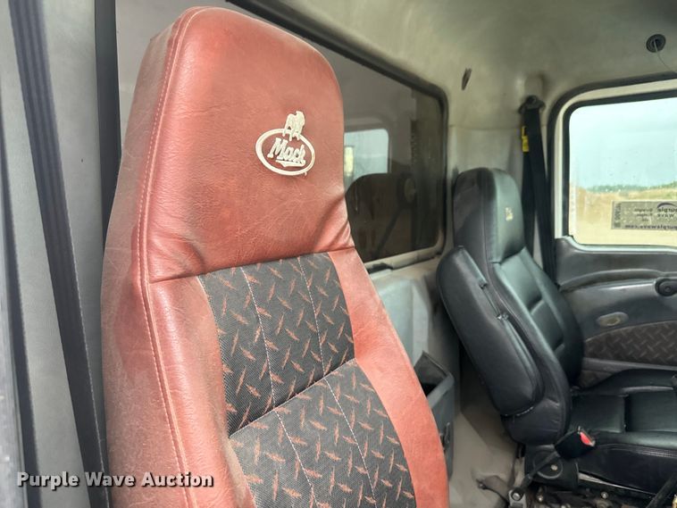 image for item DQ6780 2008 Mack CHU Gold semi truck