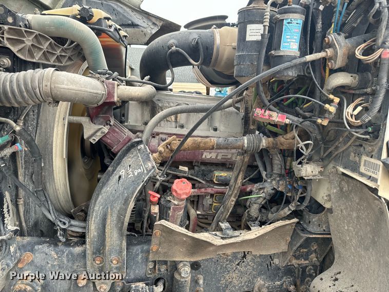 image for item DQ6780 2008 Mack CHU Gold semi truck