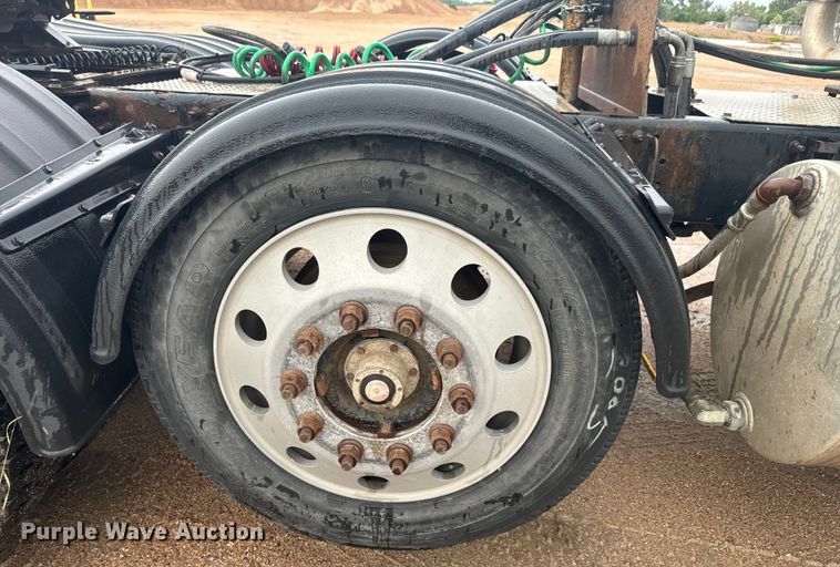 image for item DQ6780 2008 Mack CHU Gold semi truck