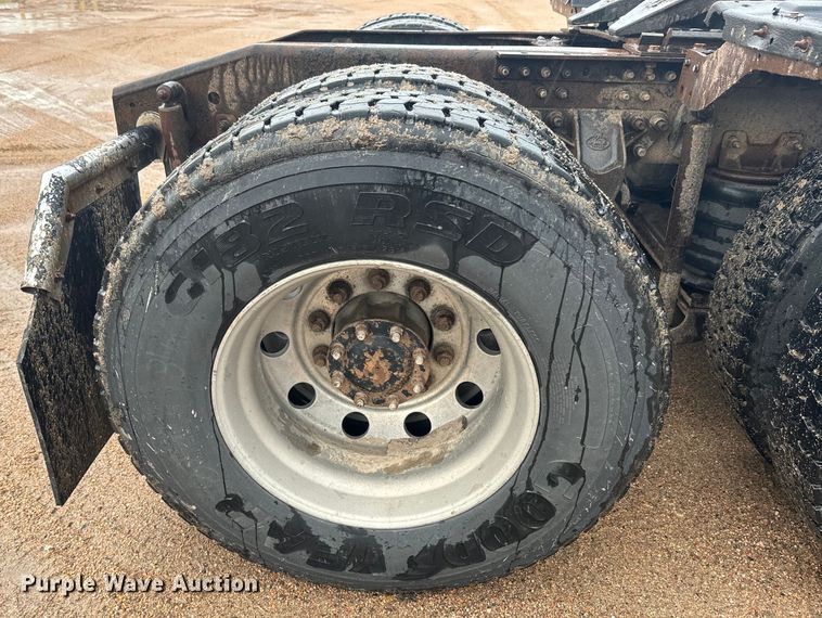 image for item DQ6780 2008 Mack CHU Gold semi truck