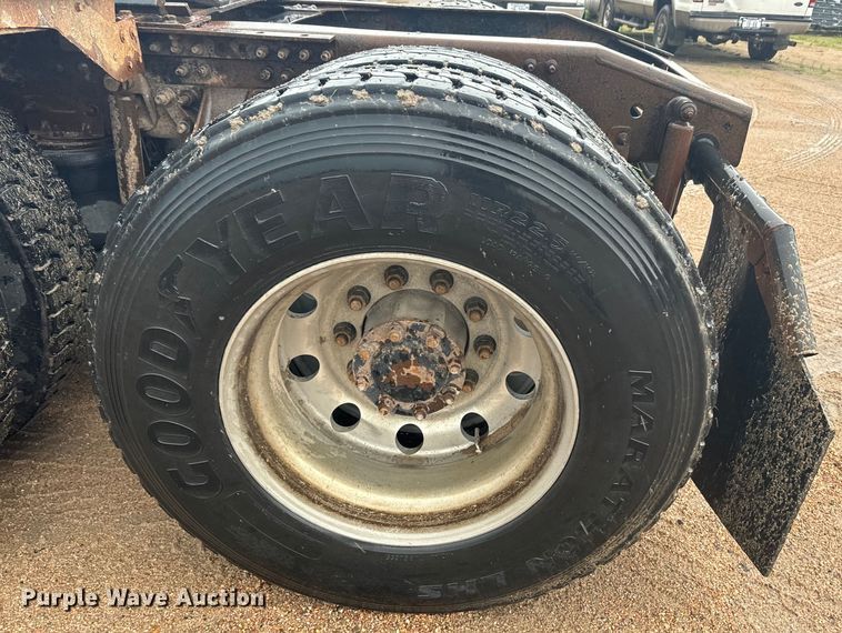 image for item DQ6780 2008 Mack CHU Gold semi truck