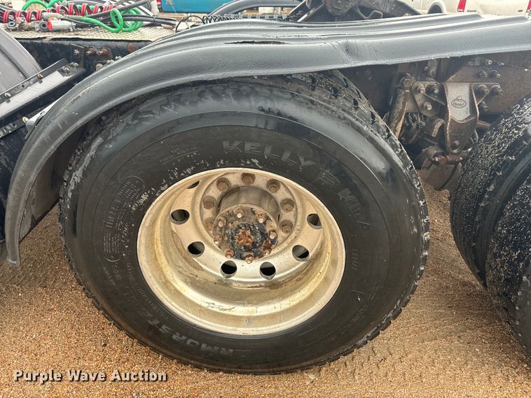 image for item DQ6780 2008 Mack CHU Gold semi truck