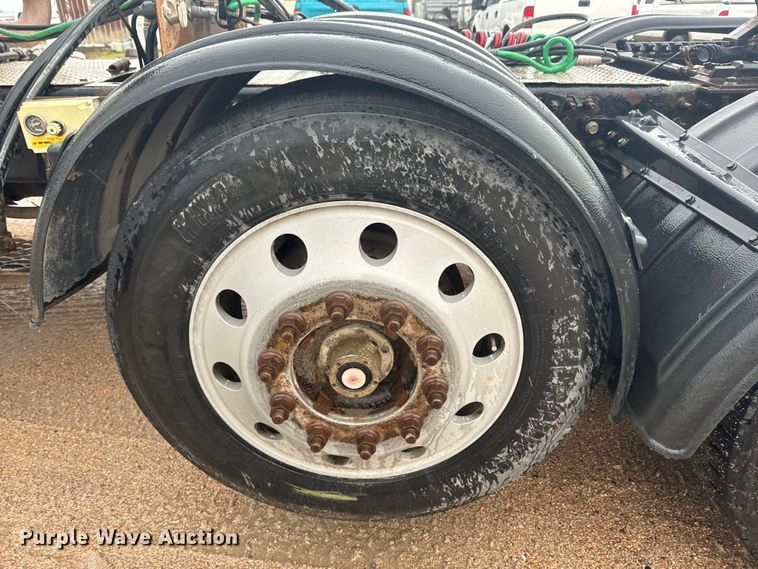 image for item DQ6780 2008 Mack CHU Gold semi truck