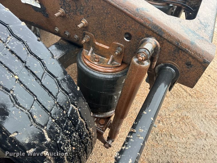 image for item DQ6780 2008 Mack CHU Gold semi truck