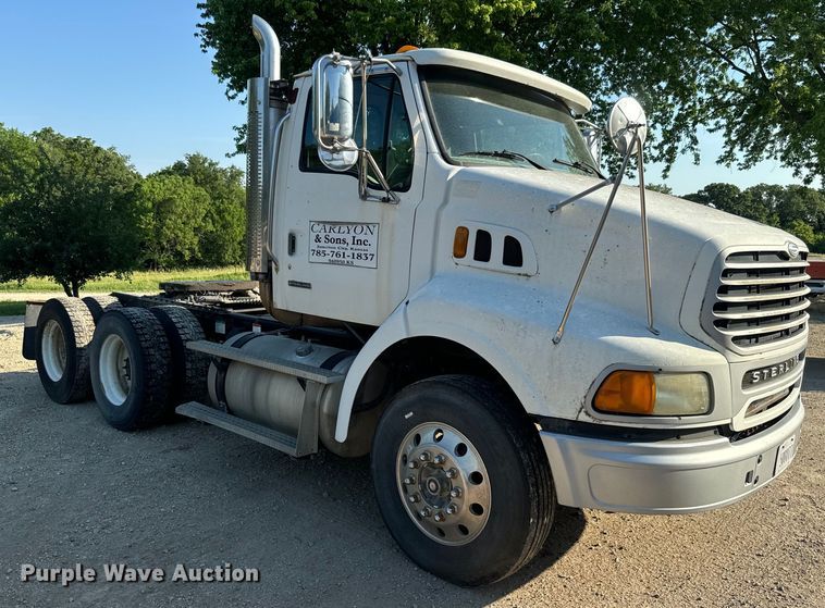 image for item DQ6796 2005 Sterling  semi truck