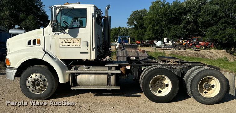 image for item DQ6796 2005 Sterling  semi truck