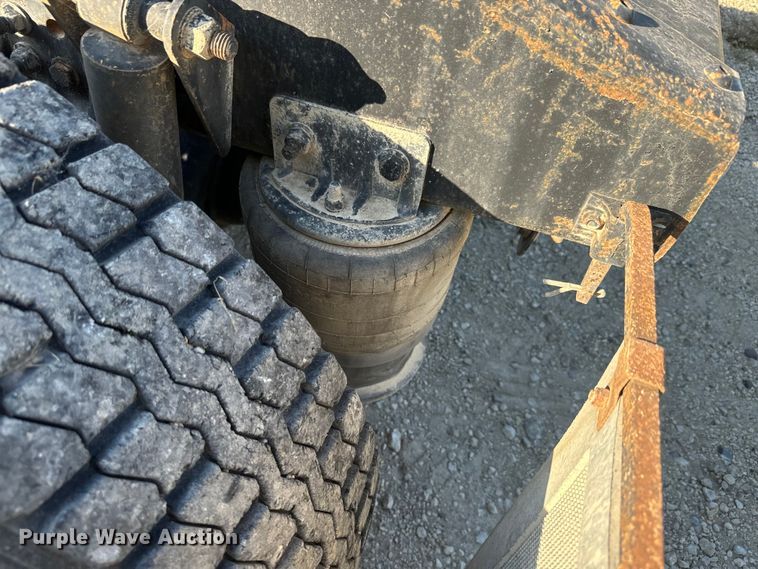 image for item DQ6796 2005 Sterling  semi truck