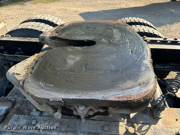 image for item DQ6796 2005 Sterling  semi truck