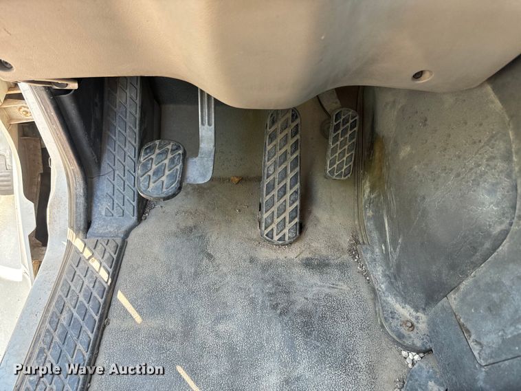 image for item DQ6796 2005 Sterling  semi truck