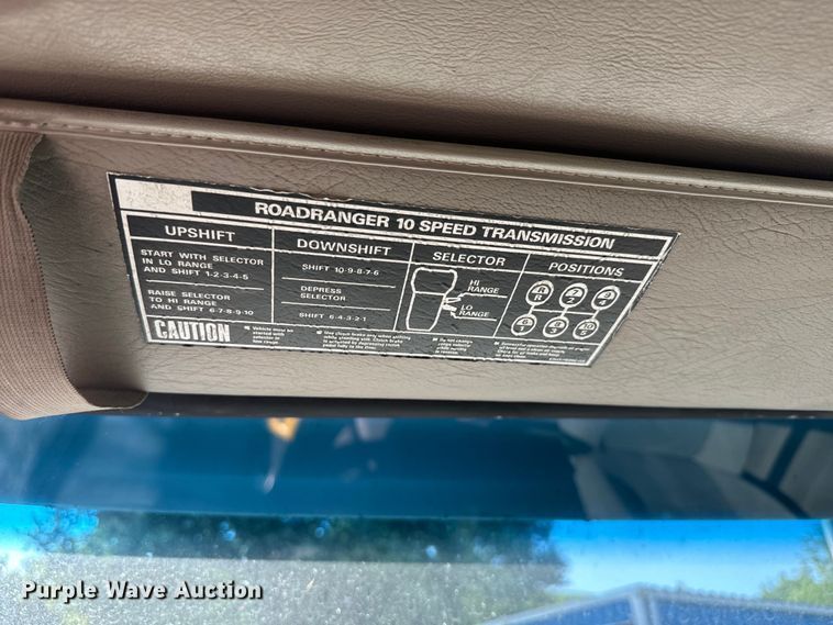 image for item DQ6796 2005 Sterling  semi truck