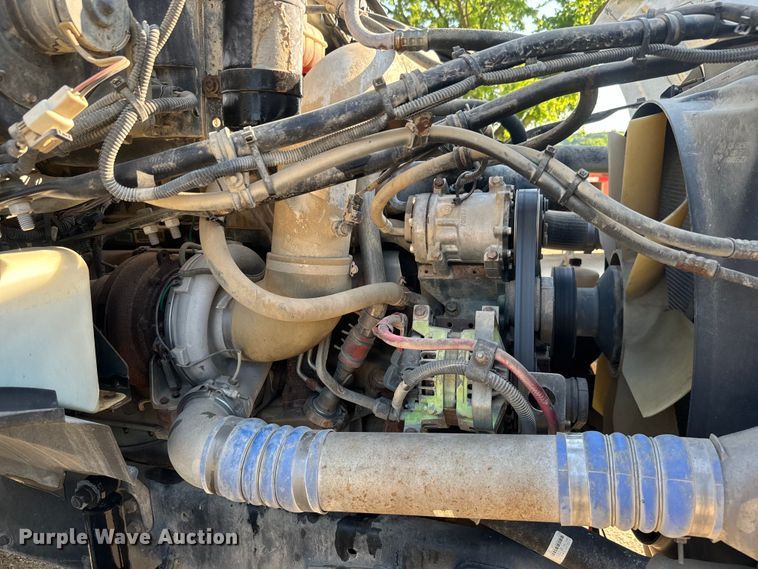 image for item DQ6796 2005 Sterling  semi truck