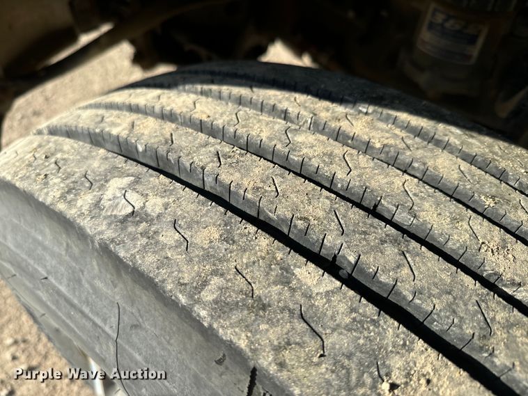 image for item DQ6796 2005 Sterling  semi truck