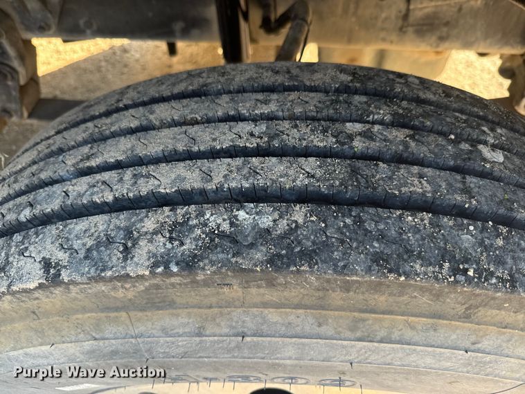 image for item DQ6796 2005 Sterling  semi truck