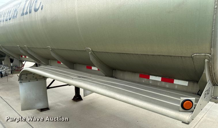 image for item DQ6798 2004 Polar tank trailer