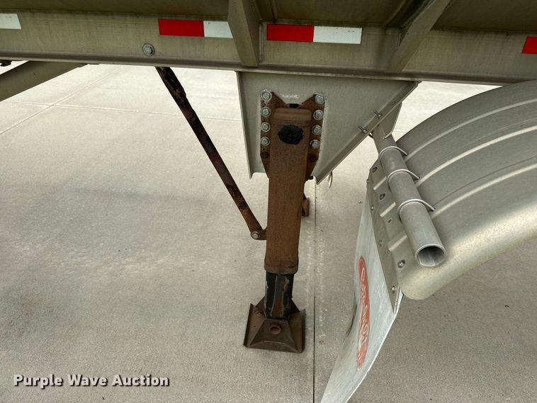 image for item DQ6798 2004 Polar tank trailer