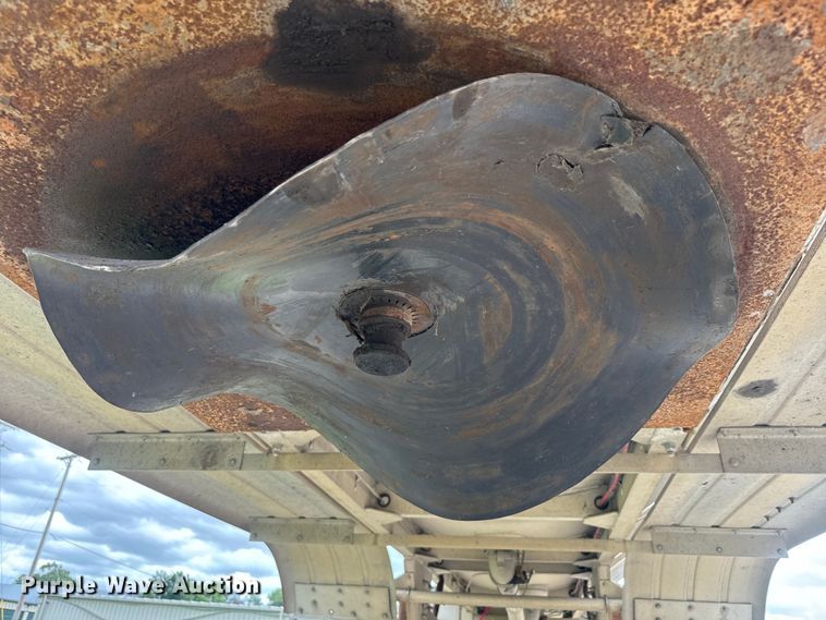 image for item DQ6798 2004 Polar tank trailer