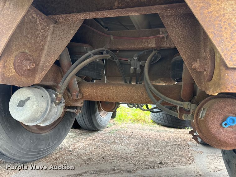 image for item DQ6798 2004 Polar tank trailer