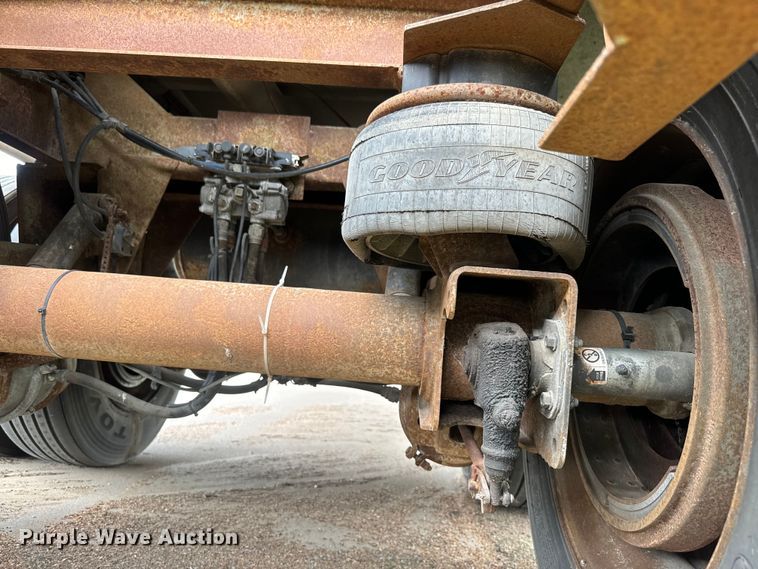 image for item DQ6798 2004 Polar tank trailer