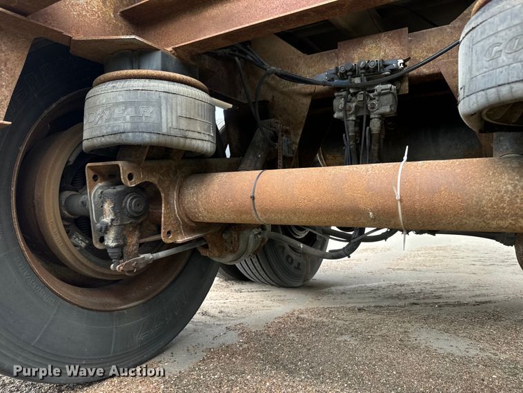 image for item DQ6798 2004 Polar tank trailer