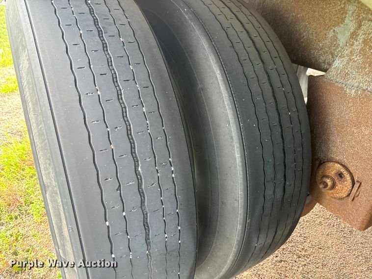 image for item DQ6798 2004 Polar tank trailer