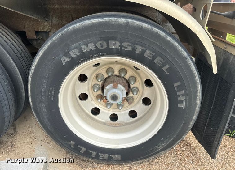 image for item DQ6798 2004 Polar tank trailer