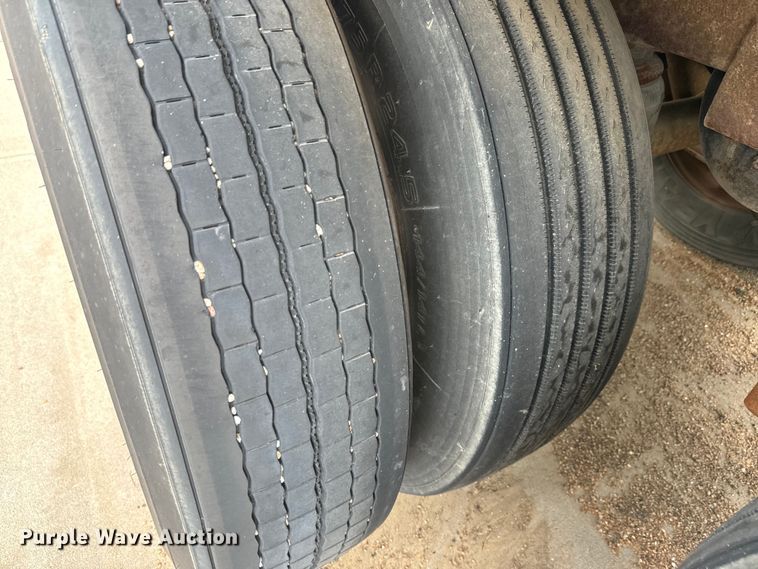 image for item DQ6798 2004 Polar tank trailer