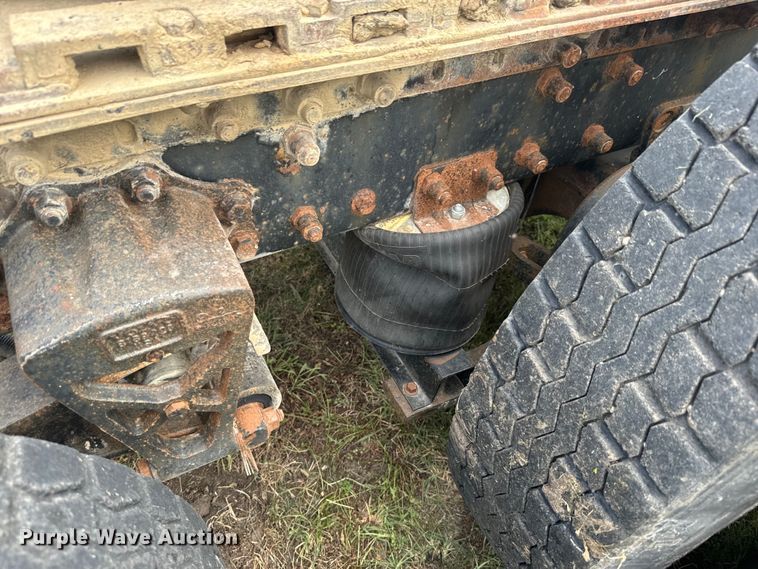 image for item DQ6801 1997 Volvo WG semi truck