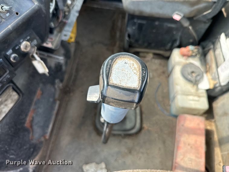 image for item DQ6801 1997 Volvo WG semi truck