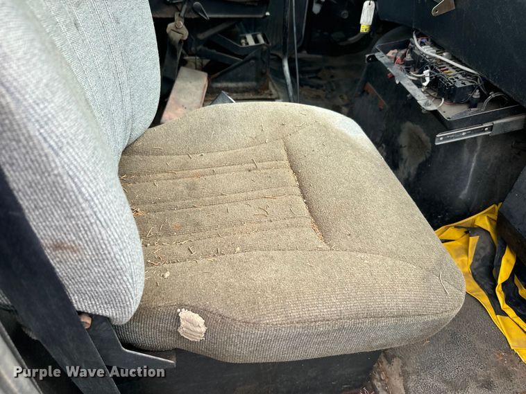 image for item DQ6801 1997 Volvo WG semi truck