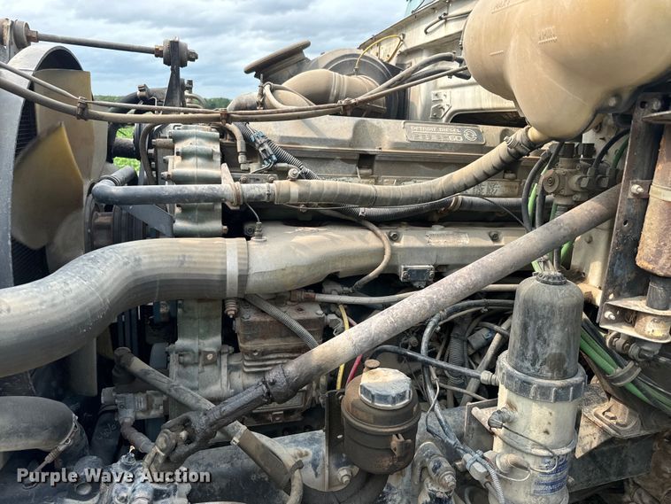 image for item DQ6801 1997 Volvo WG semi truck