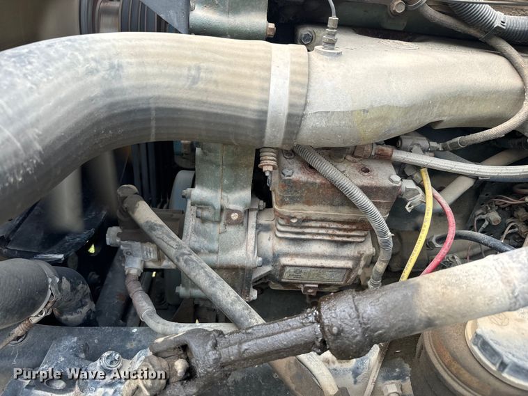 image for item DQ6801 1997 Volvo WG semi truck