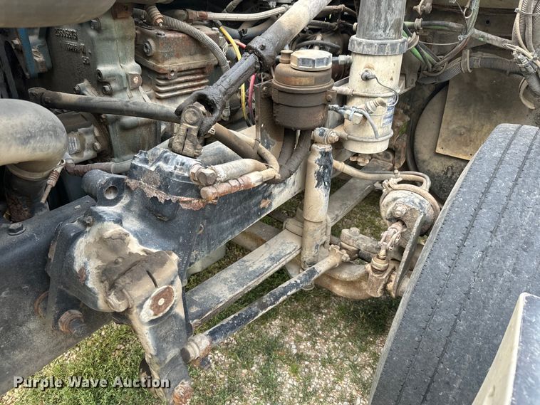 image for item DQ6801 1997 Volvo WG semi truck