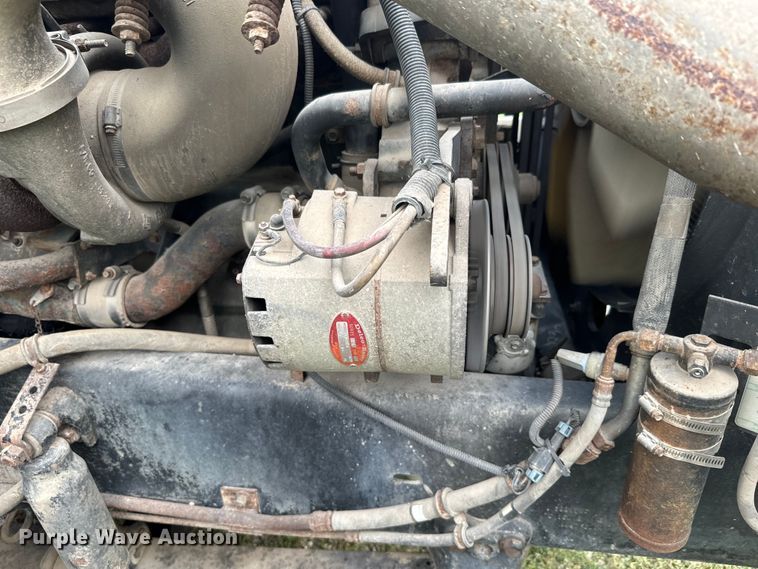 image for item DQ6801 1997 Volvo WG semi truck