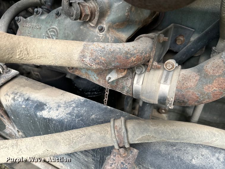 image for item DQ6801 1997 Volvo WG semi truck