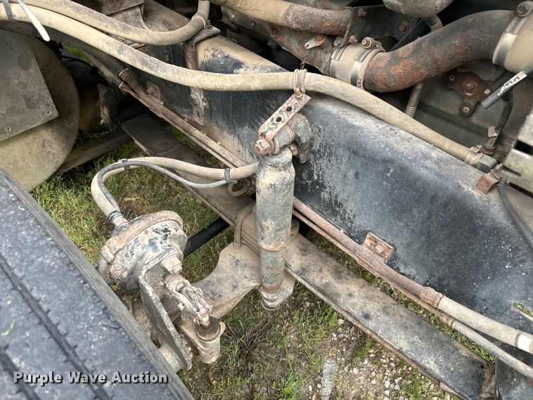 image for item DQ6801 1997 Volvo WG semi truck