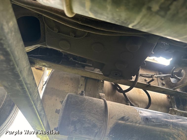 image for item DQ6801 1997 Volvo WG semi truck