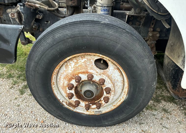 image for item DQ6801 1997 Volvo WG semi truck