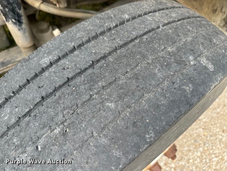 image for item DQ6801 1997 Volvo WG semi truck