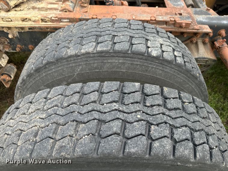 image for item DQ6801 1997 Volvo WG semi truck