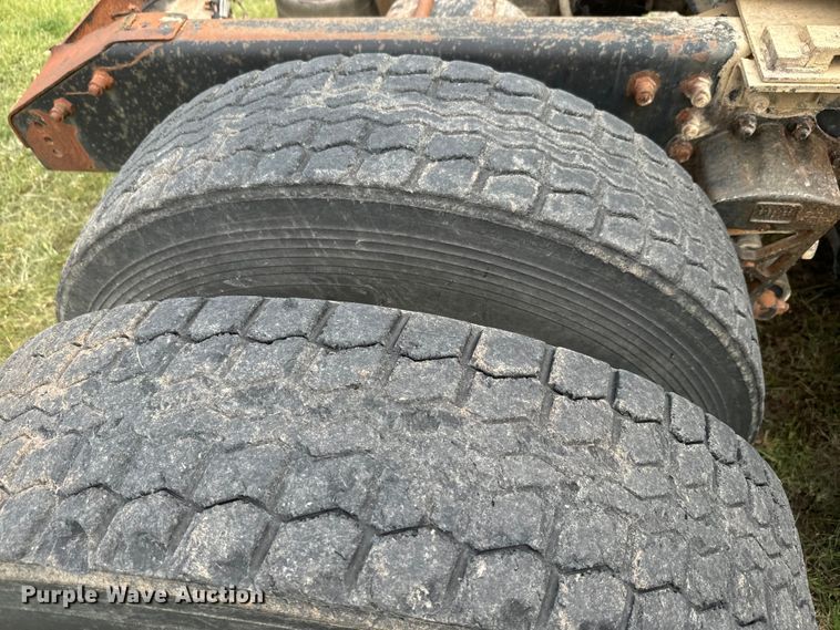 image for item DQ6801 1997 Volvo WG semi truck