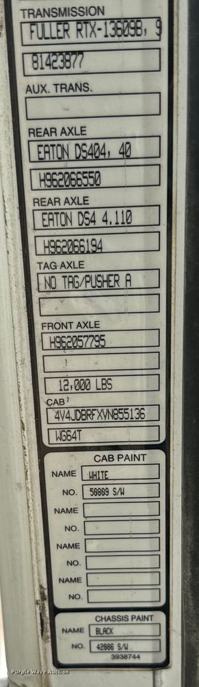 image for item DQ6801 1997 Volvo WG semi truck