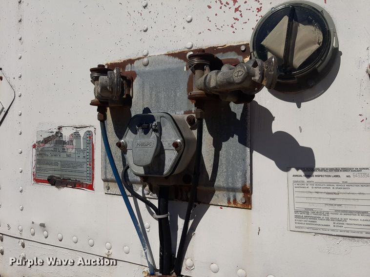 image for item DQ7074 2001 Wabash dry van trailer