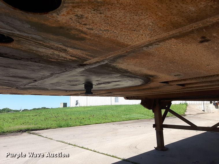 image for item DQ7074 2001 Wabash dry van trailer