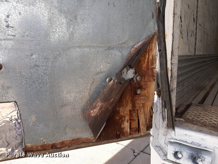 image for item DQ7074 2001 Wabash dry van trailer