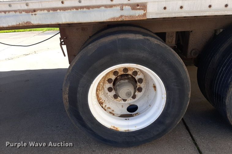 image for item DQ7074 2001 Wabash dry van trailer