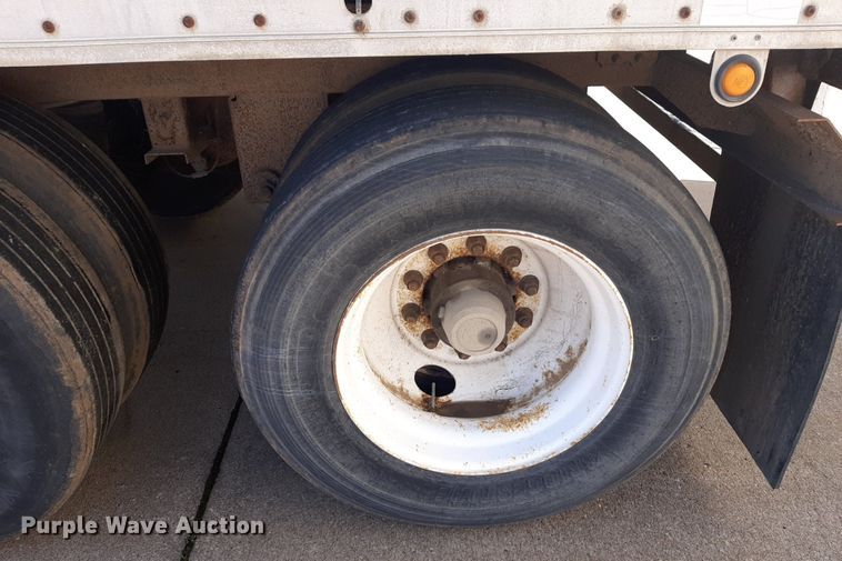 image for item DQ7074 2001 Wabash dry van trailer