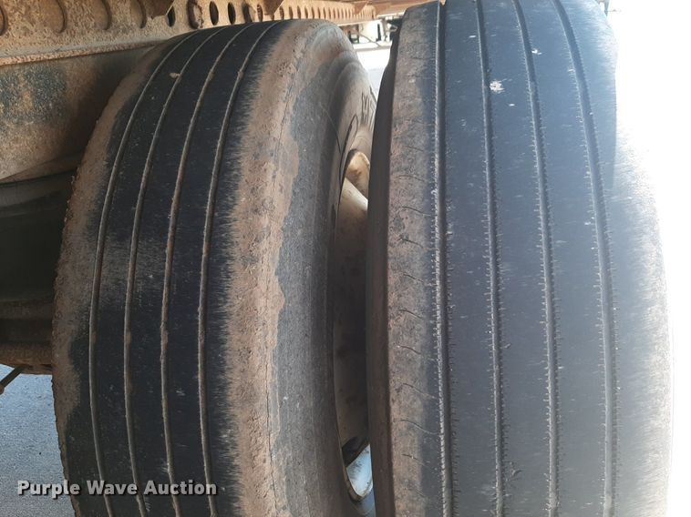 image for item DQ7074 2001 Wabash dry van trailer