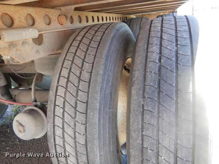 image for item DQ7080 2004 Wabash dry van trailer