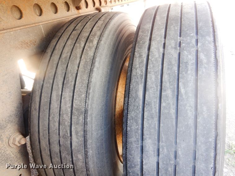 image for item DQ7080 2004 Wabash dry van trailer